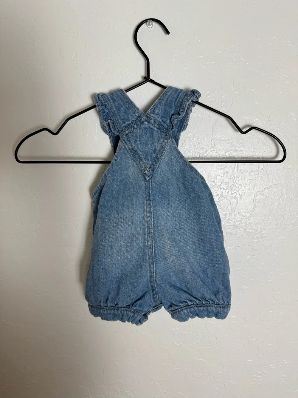 Baby GAP Denim Ruffle Bubble Shortalls Overalls Blue Light Wash 0-3 Months